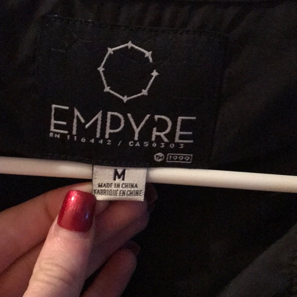 Black wind breaker with detailing - Picture 2 of 2